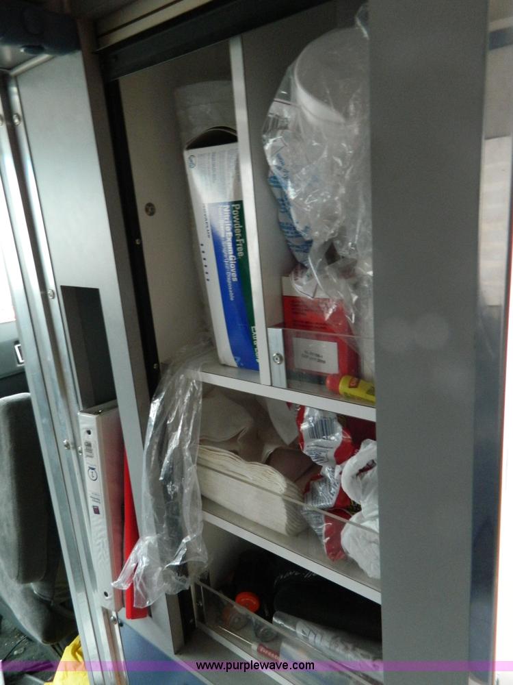 image for item D6086 1991 Ford Econoline E350 ambulance