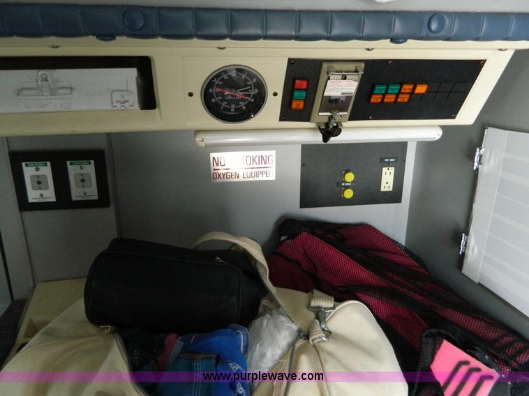 image for item D6086 1991 Ford Econoline E350 ambulance