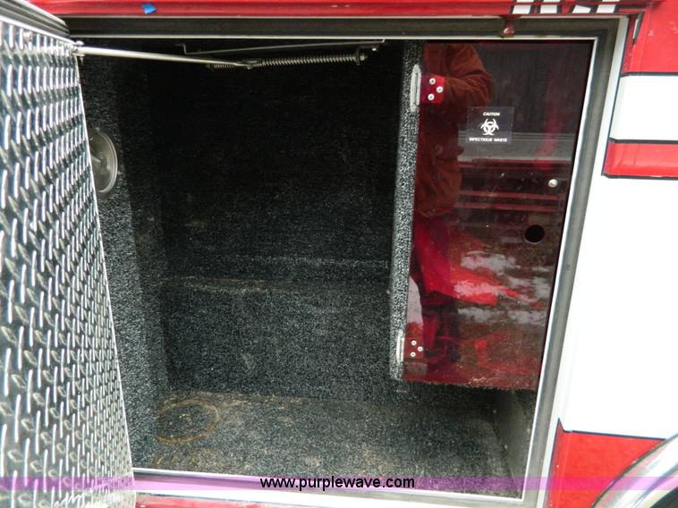 image for item D6086 1991 Ford Econoline E350 ambulance