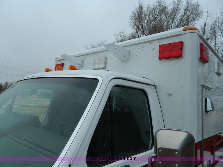 image for item D6086 1991 Ford Econoline E350 ambulance