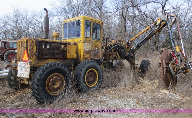 image for item F8134 Caterpillar grader chassis