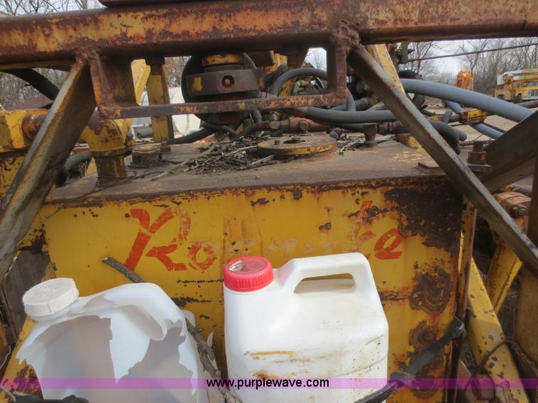 image for item F8134 Caterpillar grader chassis