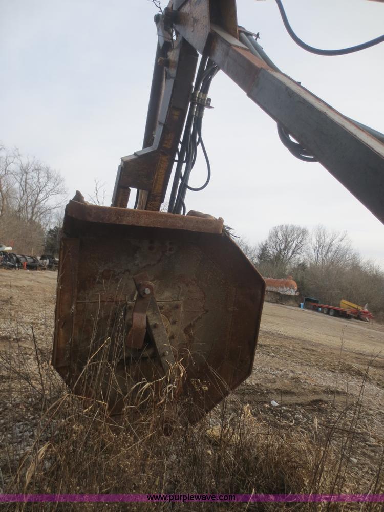 image for item F8134 Caterpillar grader chassis