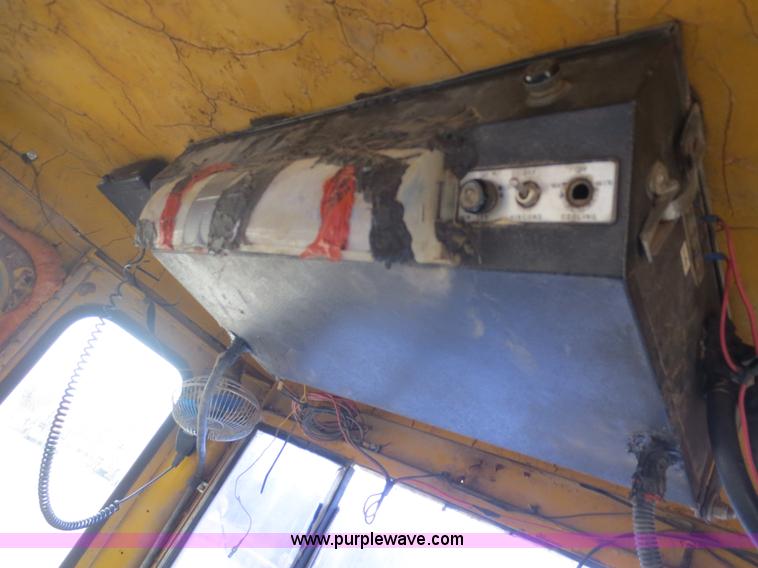 image for item F8134 Caterpillar grader chassis