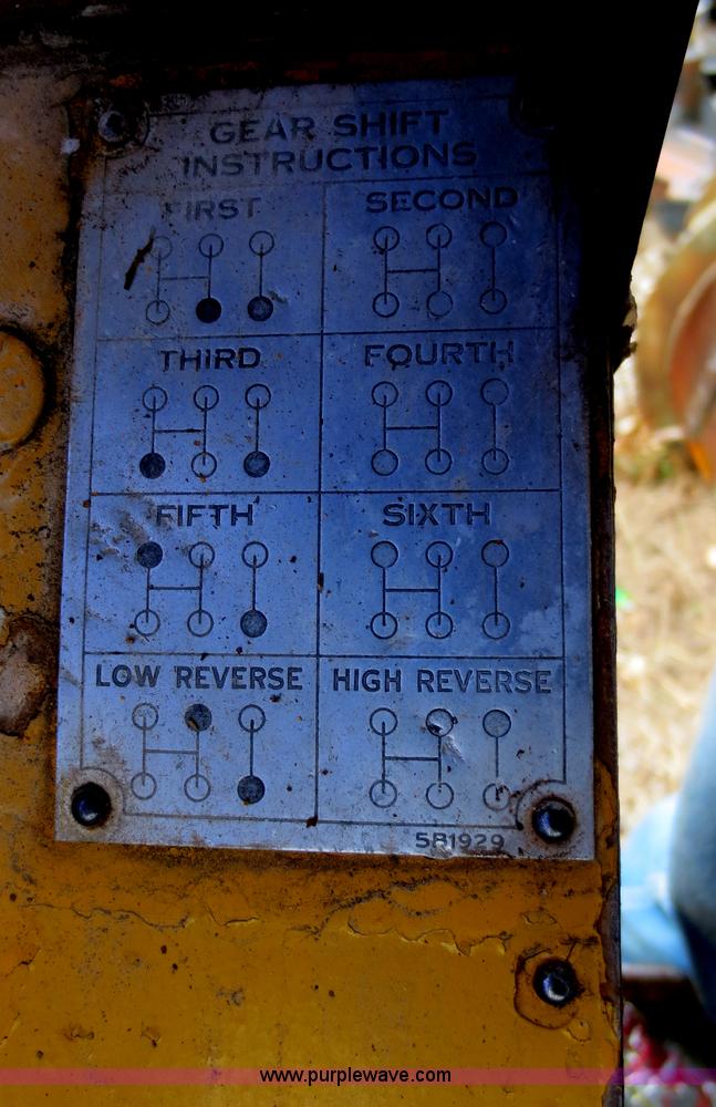 image for item F8134 Caterpillar grader chassis