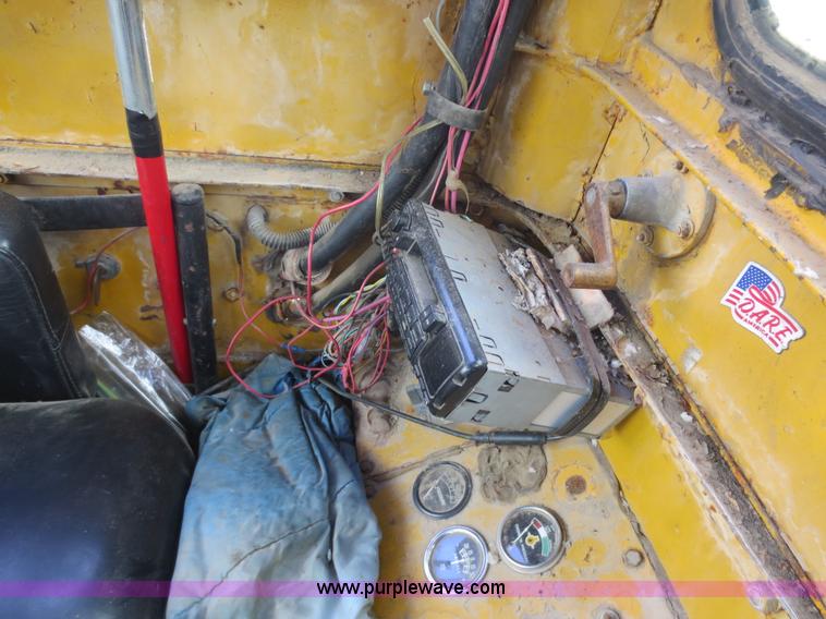 image for item F8134 Caterpillar grader chassis