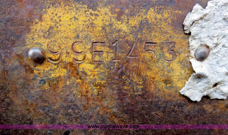 image for item F8134 Caterpillar grader chassis