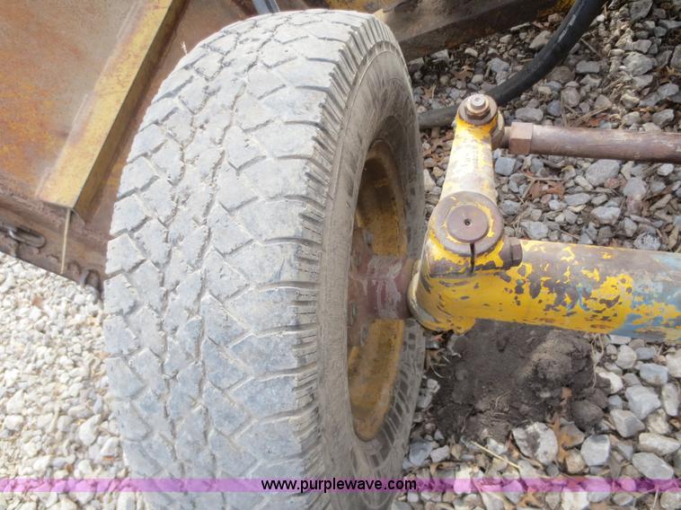 image for item F8135 1978 Ford Tiger Special 6600 tractor