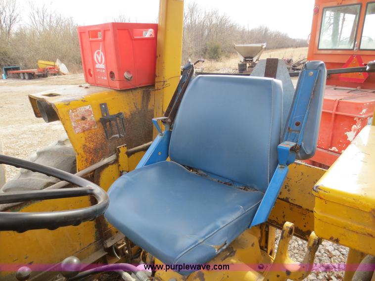 image for item F8135 1978 Ford Tiger Special 6600 tractor