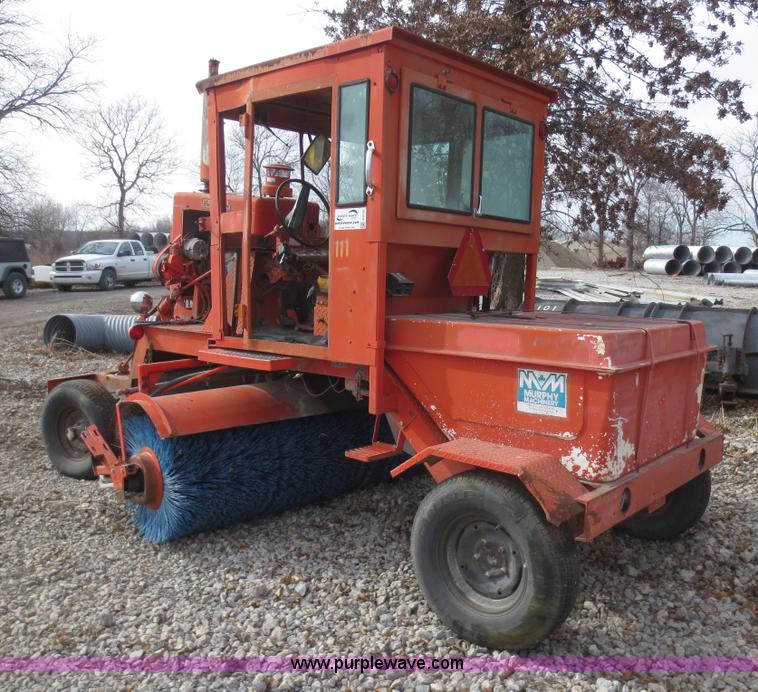 image for item F8136 1990 Broce Broom