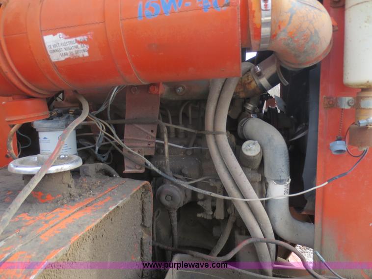 image for item F8136 1990 Broce Broom