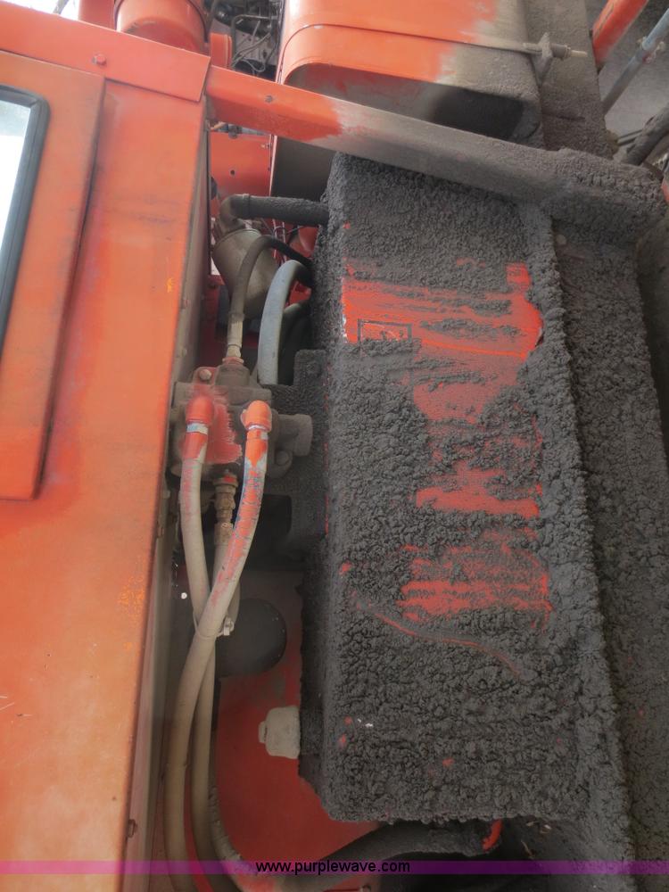 image for item F8136 1990 Broce Broom