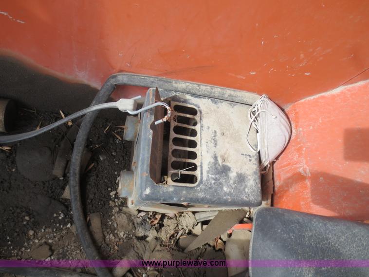 image for item F8136 1990 Broce Broom