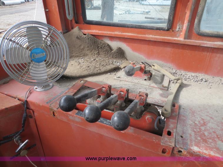 image for item F8136 1990 Broce Broom