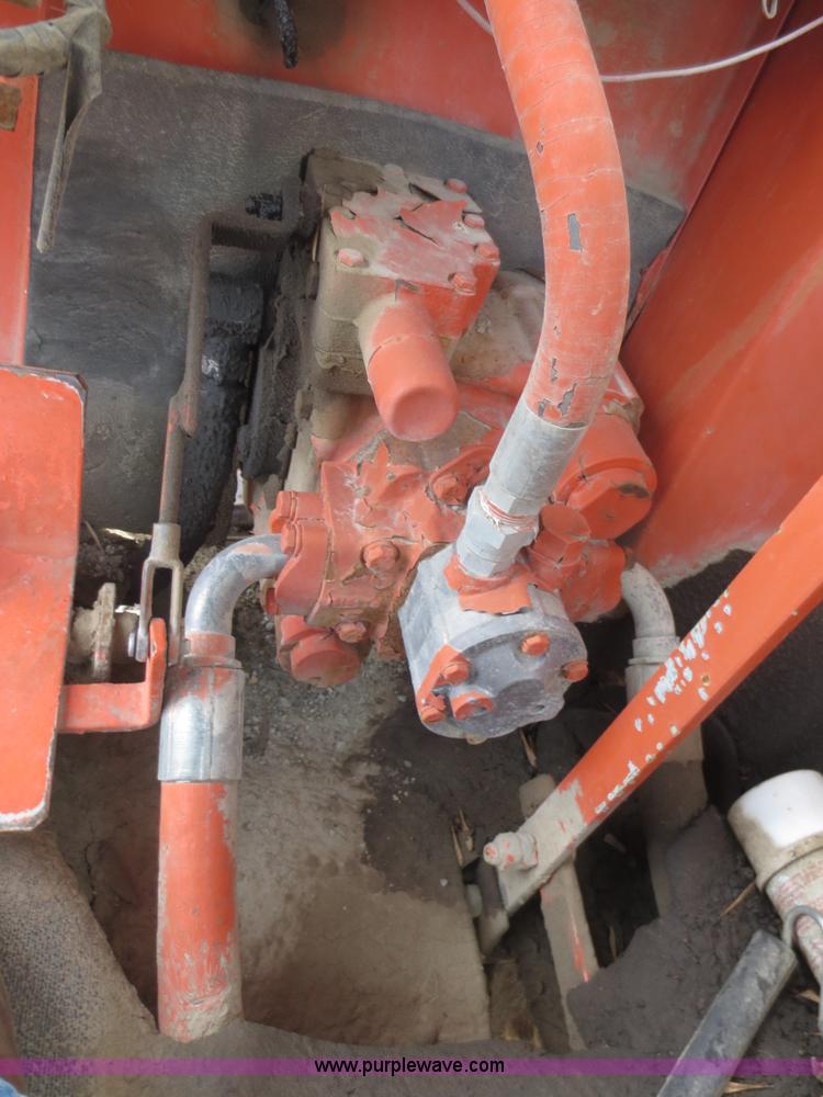 image for item F8136 1990 Broce Broom