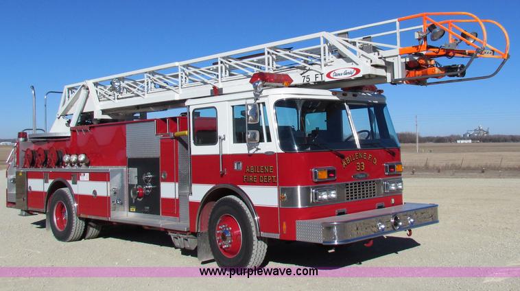 image for item G4498 1990 Pierce Smeal aerial fire truck
