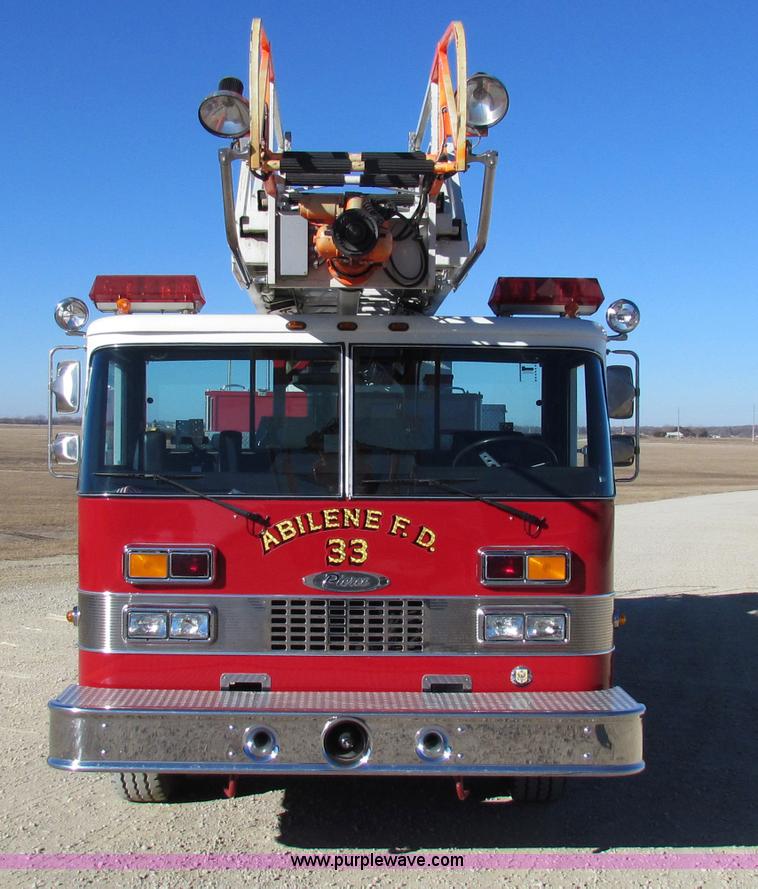 image for item G4498 1990 Pierce Smeal aerial fire truck