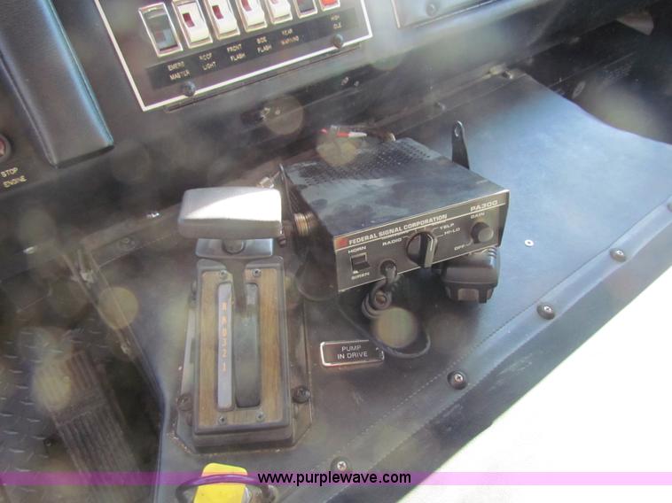 image for item G4498 1990 Pierce Smeal aerial fire truck