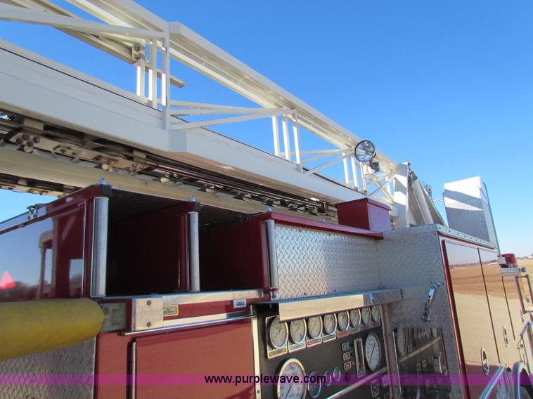 image for item G4498 1990 Pierce Smeal aerial fire truck