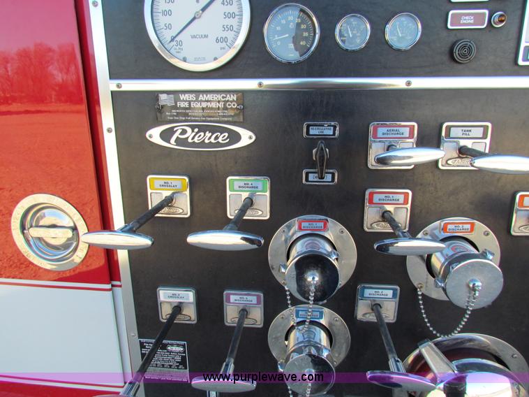 image for item G4498 1990 Pierce Smeal aerial fire truck