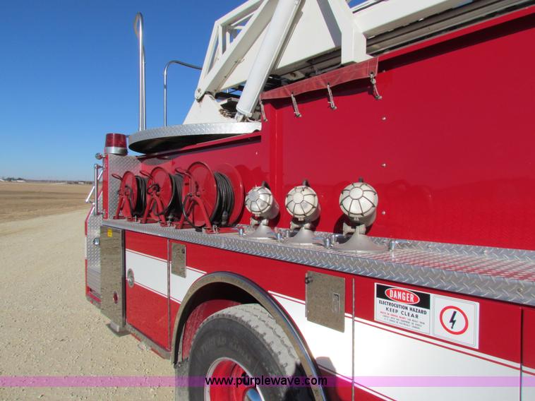 image for item G4498 1990 Pierce Smeal aerial fire truck