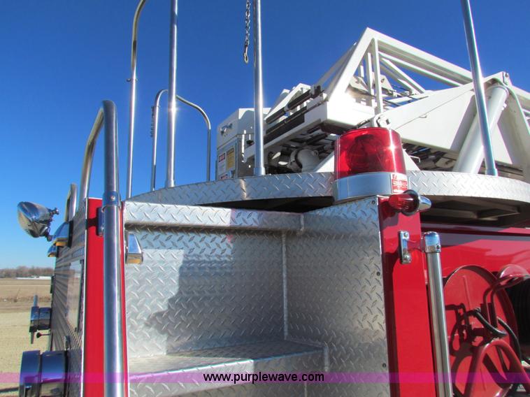 image for item G4498 1990 Pierce Smeal aerial fire truck