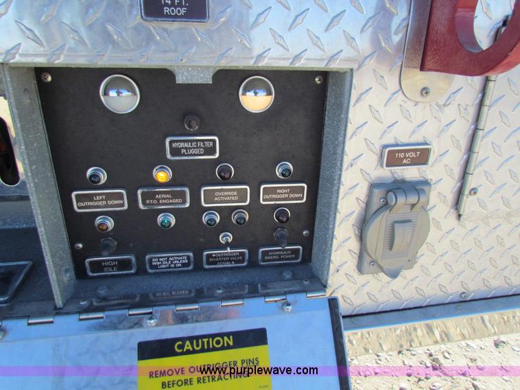 image for item G4498 1990 Pierce Smeal aerial fire truck