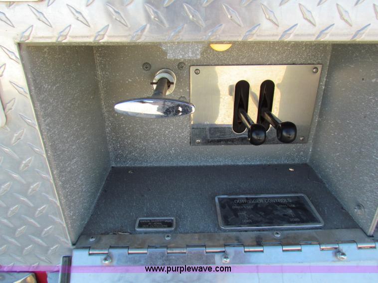 image for item G4498 1990 Pierce Smeal aerial fire truck