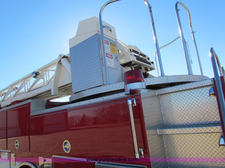 image for item G4498 1990 Pierce Smeal aerial fire truck