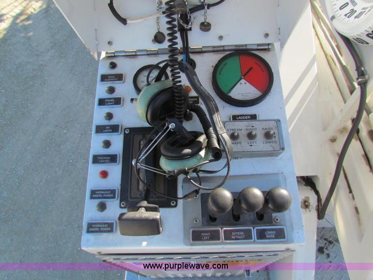 image for item G4498 1990 Pierce Smeal aerial fire truck