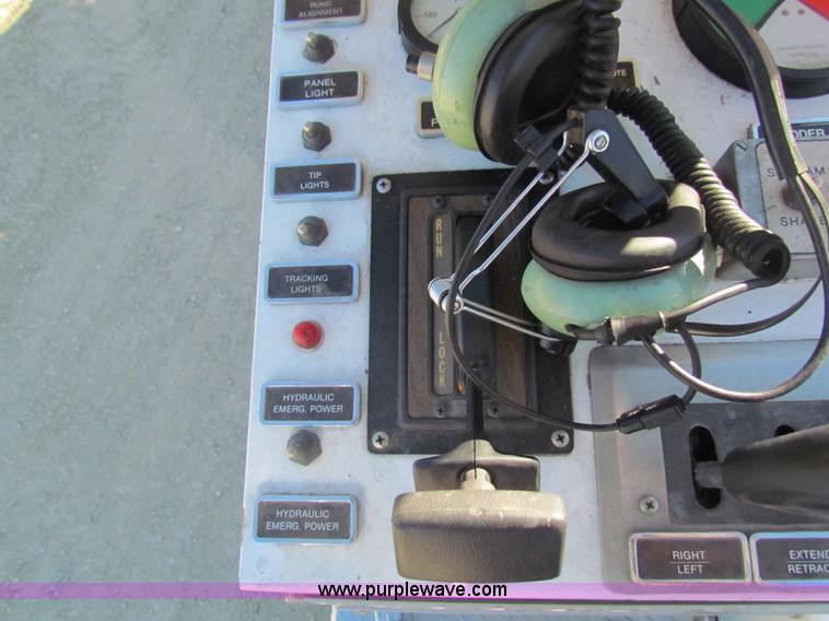 image for item G4498 1990 Pierce Smeal aerial fire truck