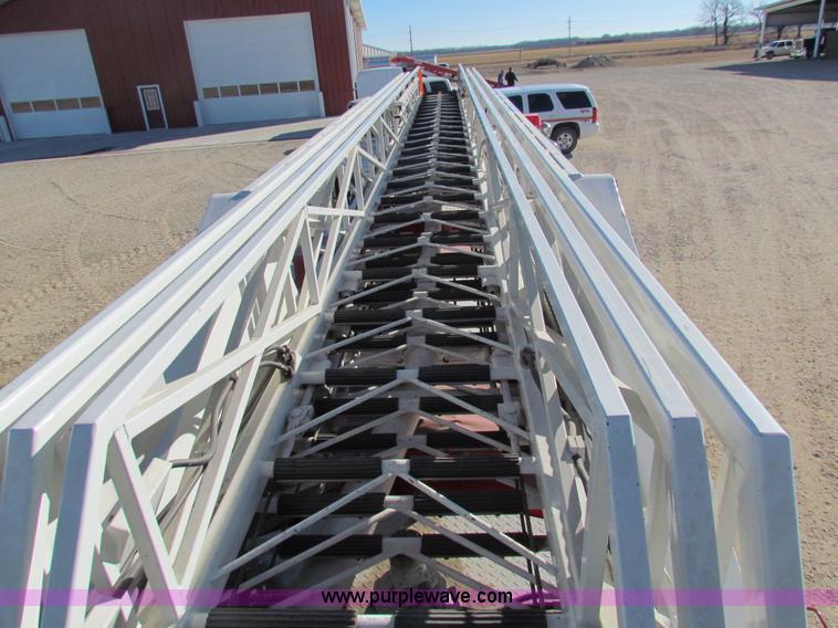 image for item G4498 1990 Pierce Smeal aerial fire truck