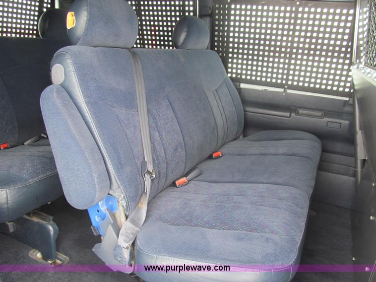 image for item G9532 2000 Chevrolet Astro van