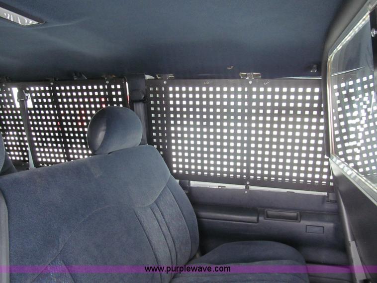 image for item G9532 2000 Chevrolet Astro van