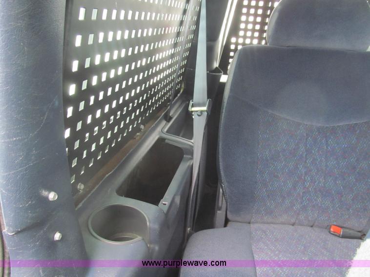 image for item G9532 2000 Chevrolet Astro van