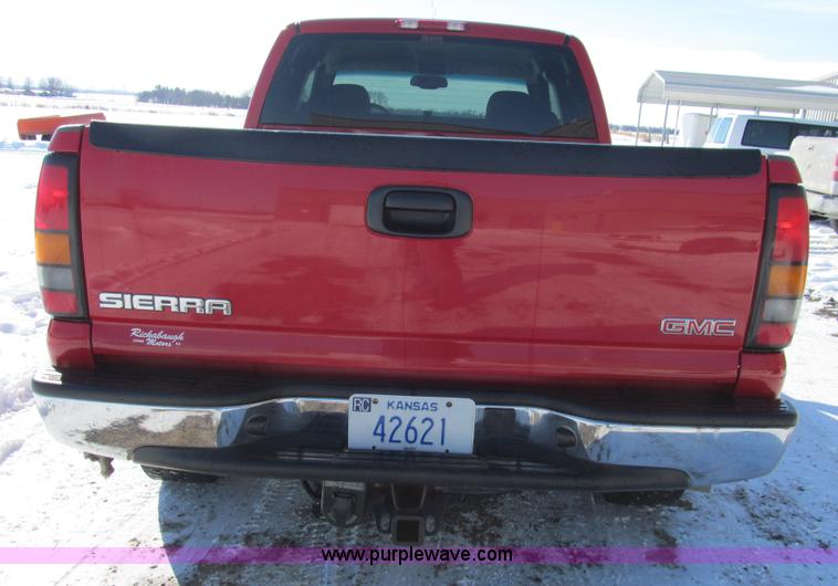 image for item G9534 2005 GMC Sierra 1500 Ext. Cab Z71 pickup truck