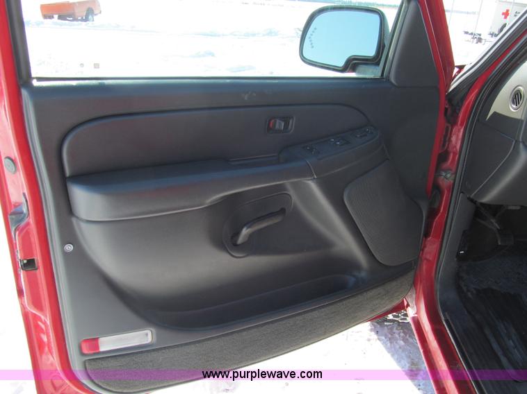 image for item G9534 2005 GMC Sierra 1500 Ext. Cab Z71 pickup truck