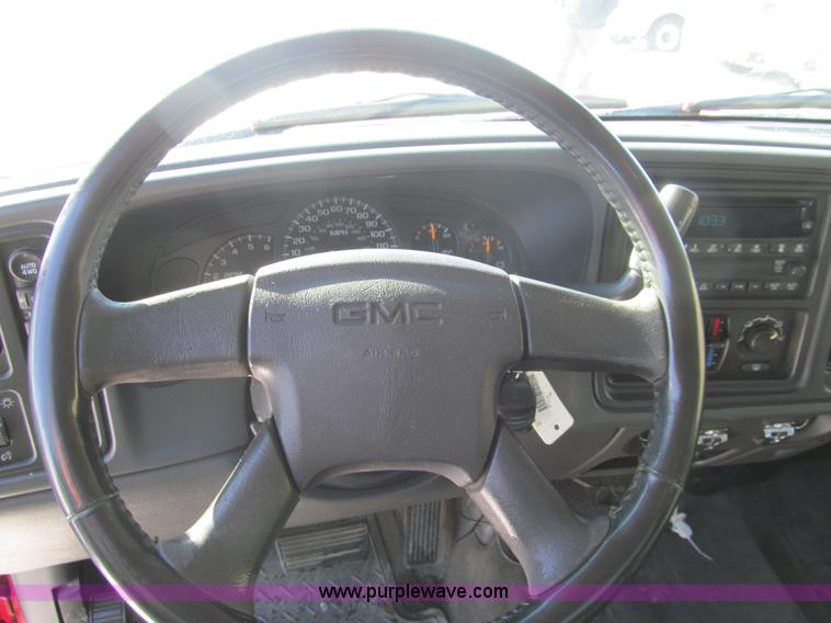 image for item G9534 2005 GMC Sierra 1500 Ext. Cab Z71 pickup truck