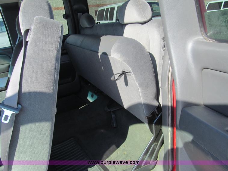 image for item G9534 2005 GMC Sierra 1500 Ext. Cab Z71 pickup truck