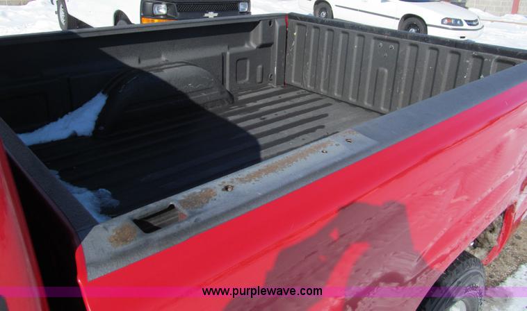 image for item G9534 2005 GMC Sierra 1500 Ext. Cab Z71 pickup truck