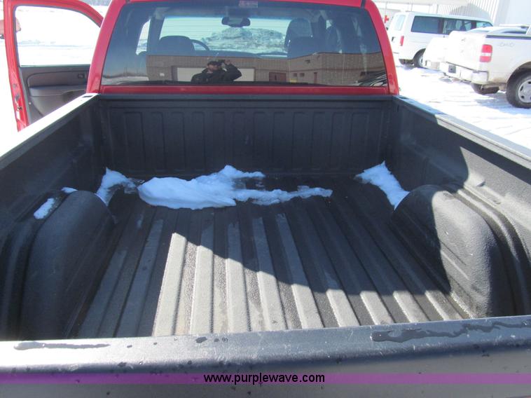 image for item G9534 2005 GMC Sierra 1500 Ext. Cab Z71 pickup truck