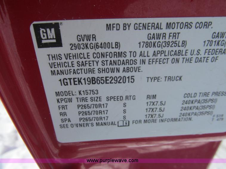 image for item G9534 2005 GMC Sierra 1500 Ext. Cab Z71 pickup truck