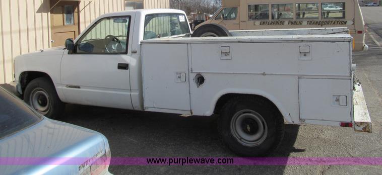 image for item G9586 1992 Chevrolet 2500 utility truck