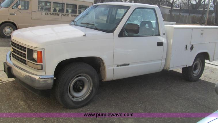 image for item G9586 1992 Chevrolet 2500 utility truck