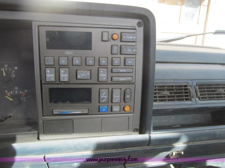 image for item G9586 1992 Chevrolet 2500 utility truck