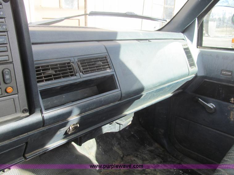 image for item G9586 1992 Chevrolet 2500 utility truck