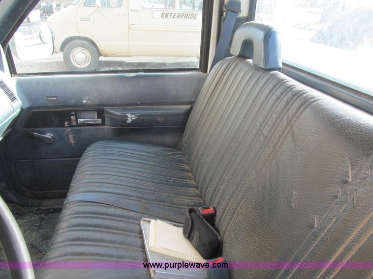 image for item G9586 1992 Chevrolet 2500 utility truck