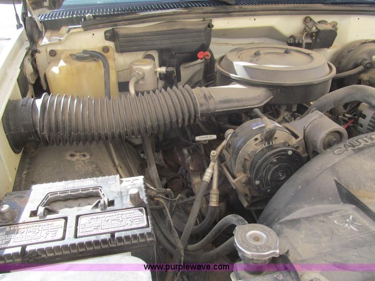 image for item G9586 1992 Chevrolet 2500 utility truck