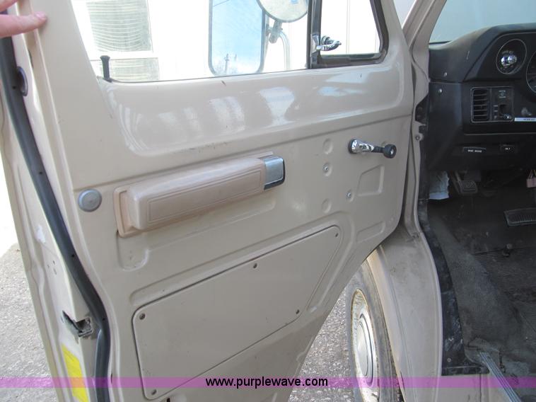 image for item G9588 1983 Dodge B350 transit vehicle