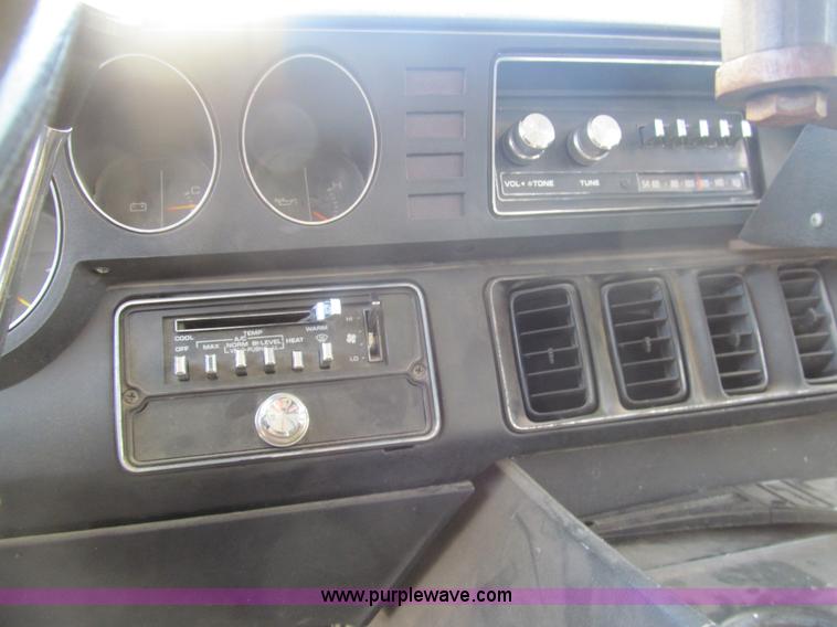 image for item G9588 1983 Dodge B350 transit vehicle